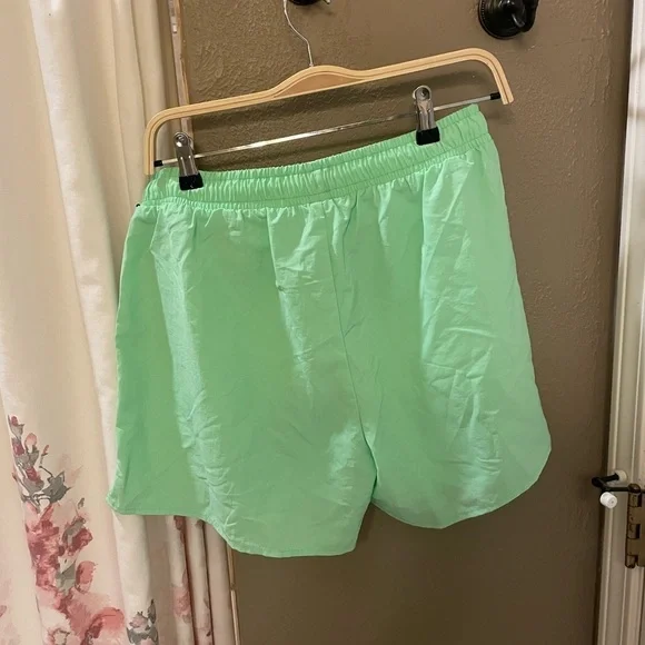 ALO Yoga Alumni Short Color: Ultramint Size Medium Small XXS NWT